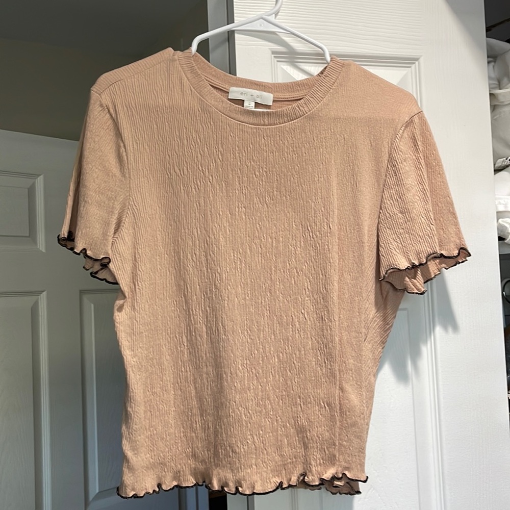 Cute tan lettuce edge T from Anthro Sz S